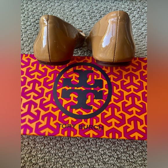 Almost New Tory Burch Square-Toe Logo Flat-Soft Patent Calf - Picture 2 of 4